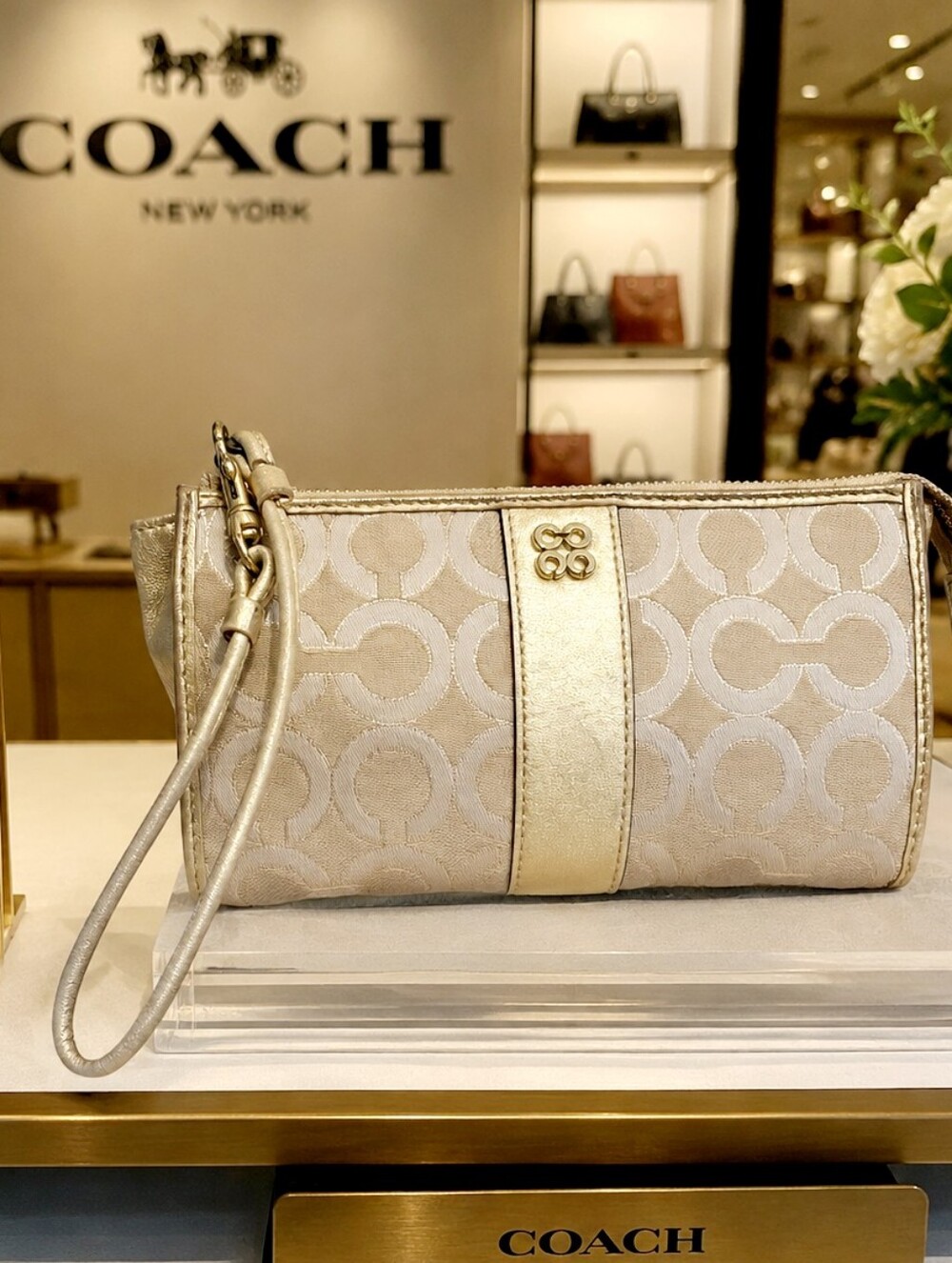 COACH  Signature Wristlet